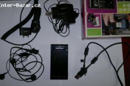 Prodám Sony Ericsson Satio U1 v záruce + Navigace+ 8gb karta