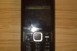 Nokia N82,černý,komplet.balení+4GB karta + čtečka karet