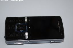 Sony Ericsson K850i černomodrý